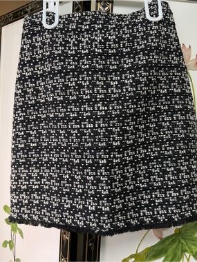 TAYLOR SWIFT inspired Chic Ann Taylor Black & White Tweed Mini Skirt 🖤😎🙌